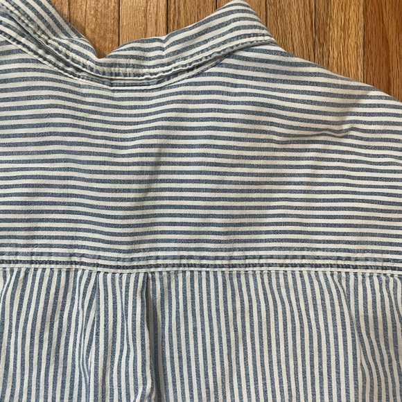 GAP Cropped Stripe Button-Down - Picture 10 of 10